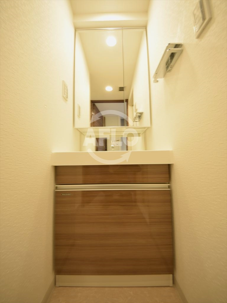 ルーエ本町の独立洗面台|ルーエ本町　独立洗面化粧台