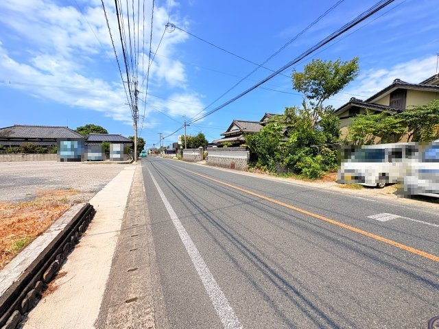 豊前市大字千束　古民家風　9LDKの前面道路含む現地写真