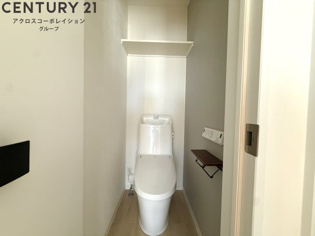 温水洗浄便座付きのトイレです♪