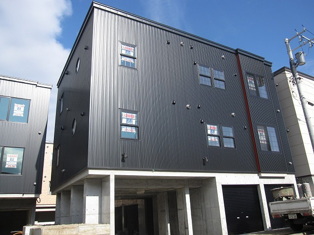 ＭＩＵ．ＣＯ　ＢＬＤ．０６