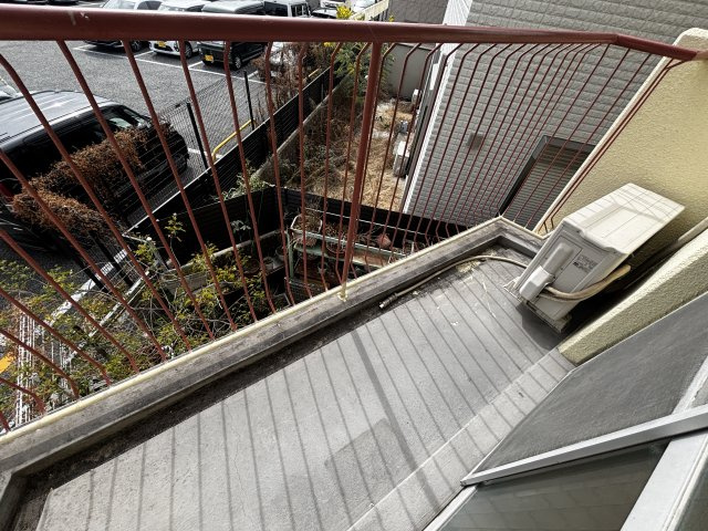 神戸市灘区新在家南町４丁目の賃貸マンションのバルコニー