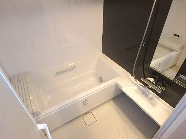 LaLaBrezza芦屋翠ヶ丘の浴室