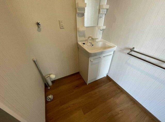 芦屋市東山町のアパートの洗面所