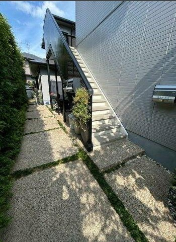 芦屋市東山町のアパートの庭