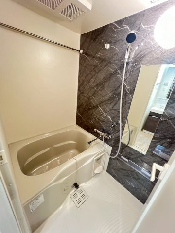 西宮市松原町の賃貸マンションの浴室