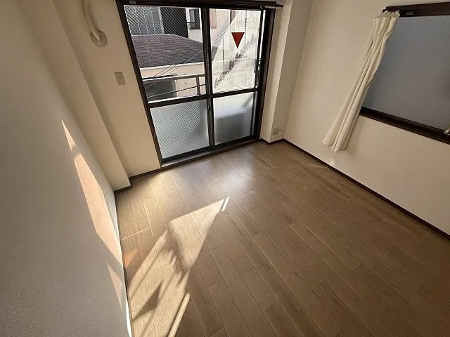神戸市中央区中山手通２丁目の賃貸マンションの居間・リビング