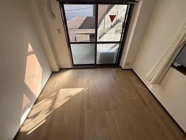 神戸市中央区中山手通２丁目の賃貸マンションの居間・リビング