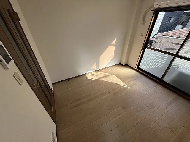 神戸市中央区中山手通２丁目の賃貸マンションの居間・リビング