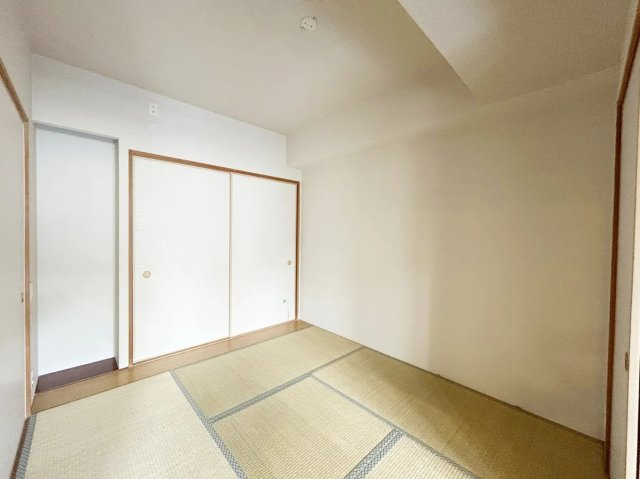 芦屋市大東町の賃貸マンションの居間・リビング
