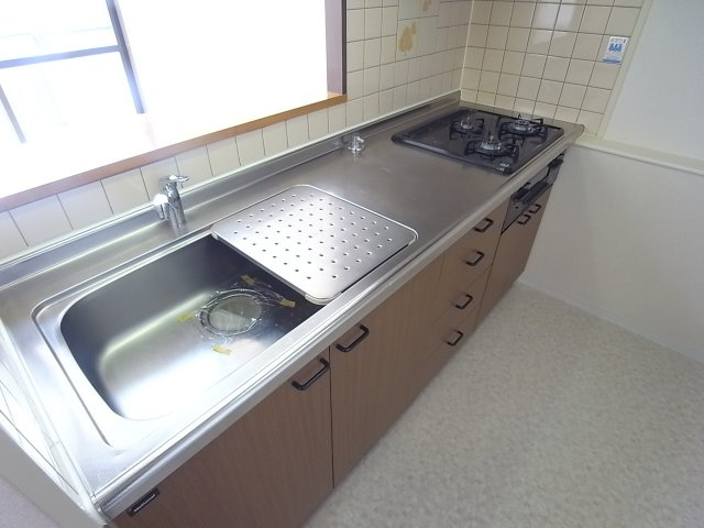 西宮市柳本町の賃貸マンションのキッチン