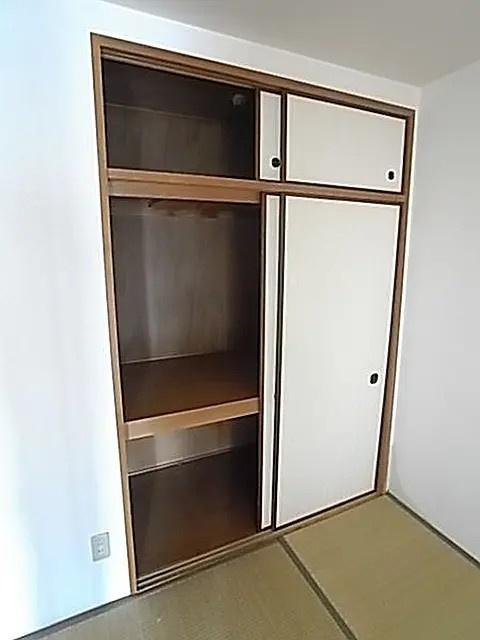 西宮市薬師町の賃貸マンションの収納