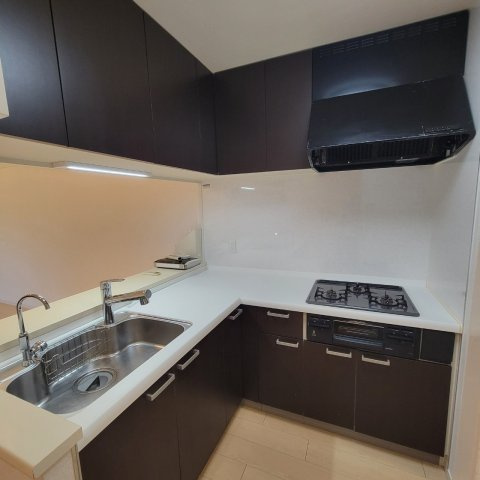 芦屋市浜町の賃貸マンションのキッチン