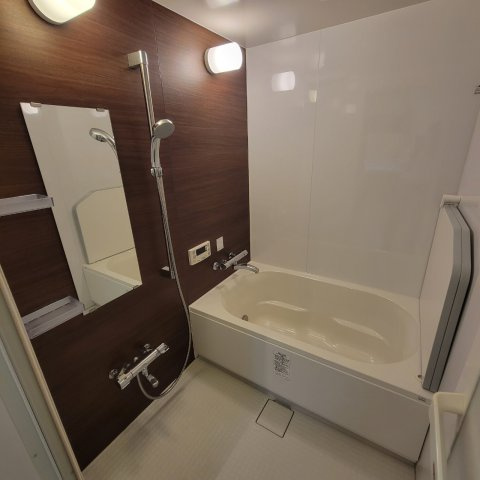 芦屋市浜町の賃貸マンションの浴室