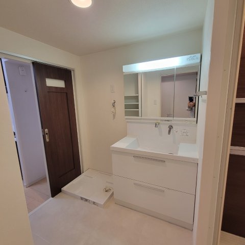 芦屋市浜町の賃貸マンションの洗面所