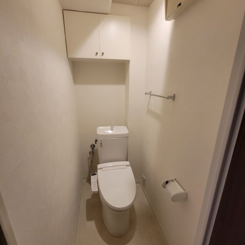 芦屋市浜町の賃貸マンションのトイレ