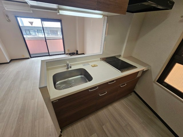 神戸市灘区福住通５丁目の賃貸マンションのキッチン