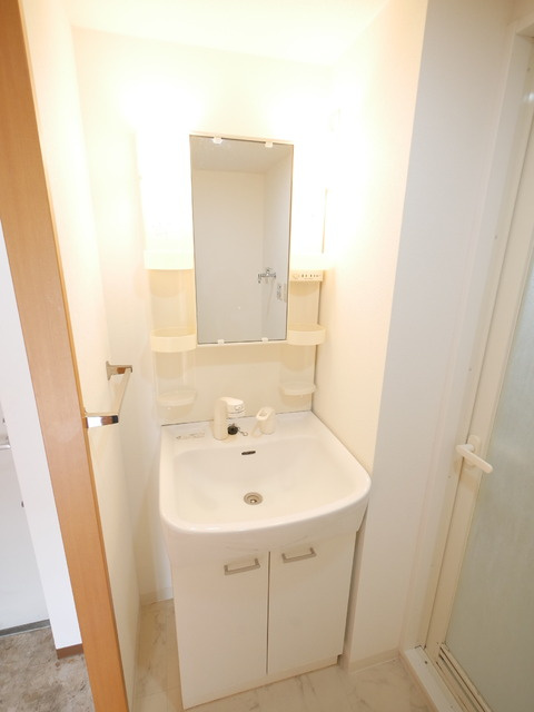 芦屋市東山町の賃貸マンションの洗面所