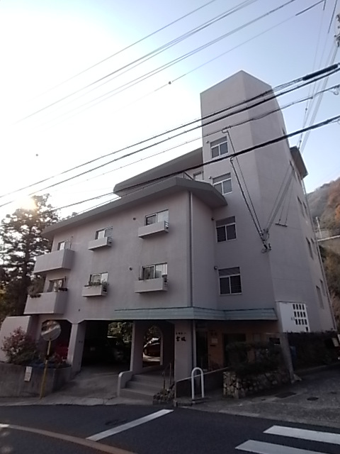 神戸市灘区鶴甲３丁目の賃貸マンションの外観