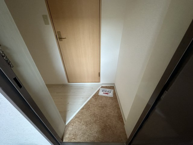 シティライフ稗原の玄関