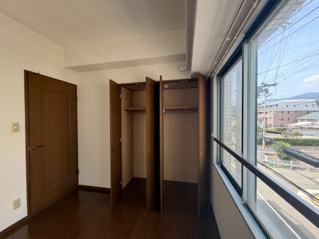 クレフ本山の居間・リビング