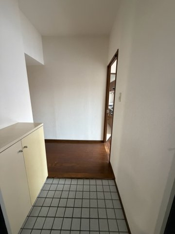 クレフ本山の玄関