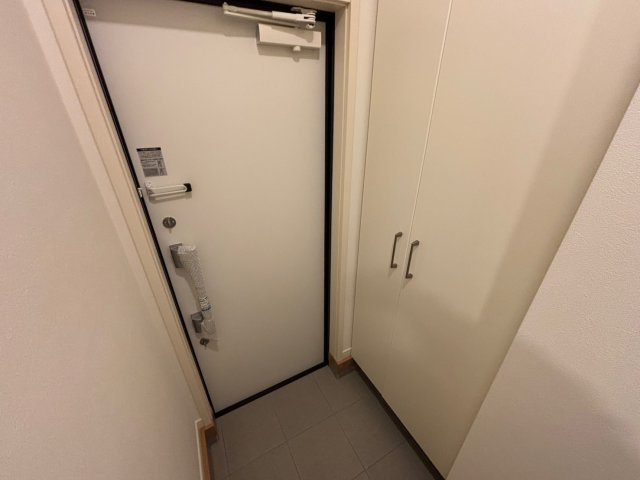 神戸市東灘区御影２丁目のアパートの玄関