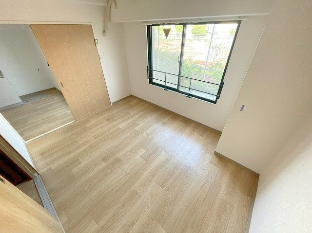 新大阪川島マンションの居間・リビング
