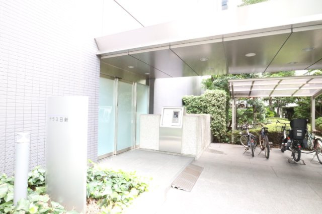 テラス日新のエントランス