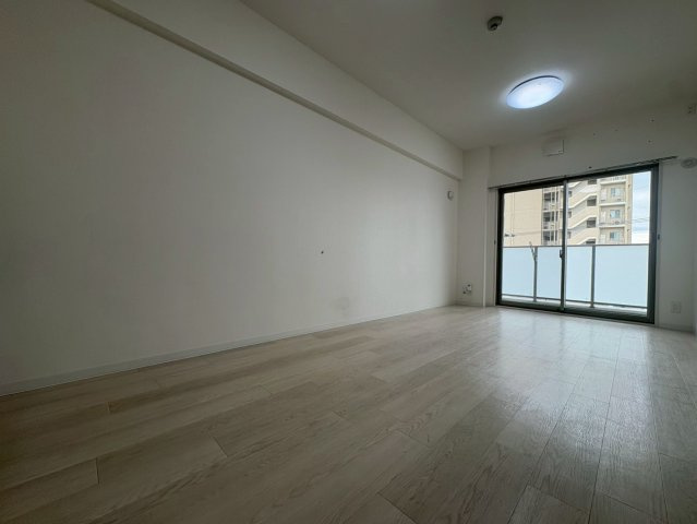 エターナ千里丘の居間・リビング|写真は同マンション別部屋