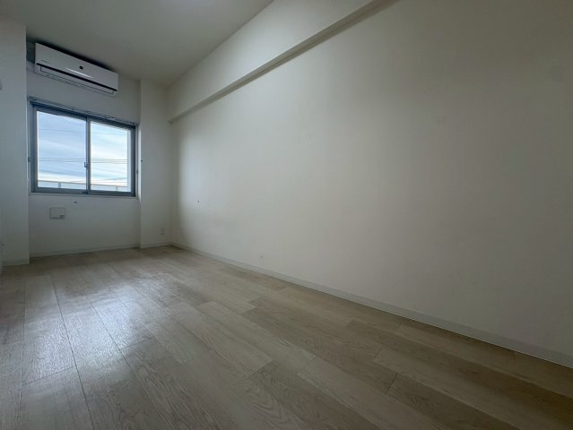 エターナ千里丘の洋室