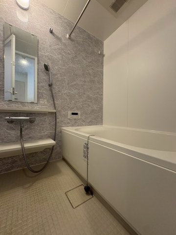 エターナ千里丘の浴室|写真は同マンション別部屋