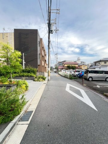 アグレアーブルの周辺