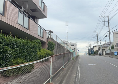 【展望】 | グリーンコーポ相模原パークサイド | 眺望の良さを楽しめるダイニングキッチンで家族団らんの時間を過ごしてはいかがでしょうか。バルコニーから見える景色を家族で眺める時間は、時間が経つのを忘れてしまいそうですね。是非、現地を見に行きましょう！