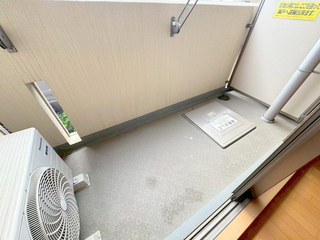 クラウンハイム淡路駅前通のバルコニー