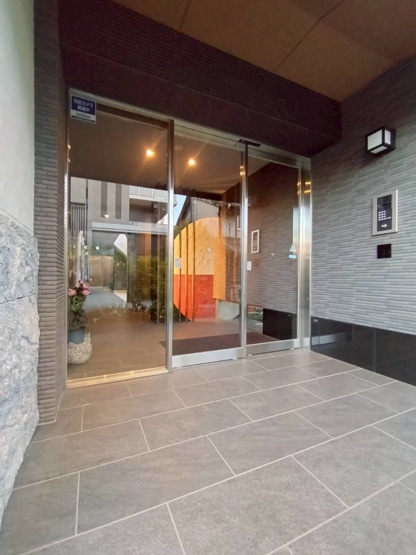 【エントランス】 | AZURE大手町
