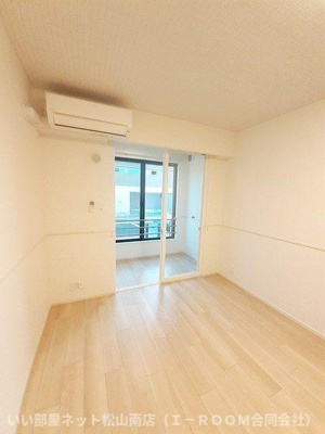 【居間・リビング】 | パイン　ビレッジ　Ⅱ