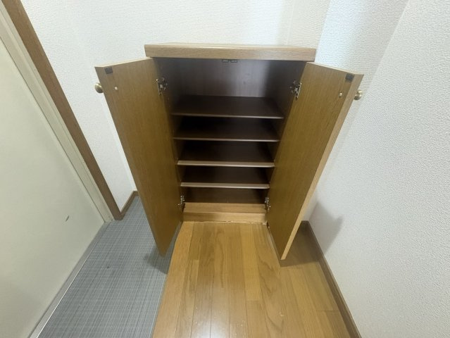 レクシア江坂の玄関