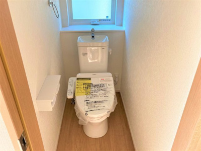 【トイレ】 | 【20万円ｷｬｯｼｭﾊﾞｯｸ対象物件】ファーストタウン葛城市第6疋田 全4区画 3号棟 | 施工例写真