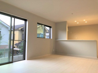 【居間・リビング】 | 【20万円ｷｬｯｼｭﾊﾞｯｸ対象物件】ファーストタウン葛城市第6疋田 全4区画 3号棟 | 施工例写真