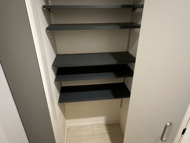 栄華マンションの玄関