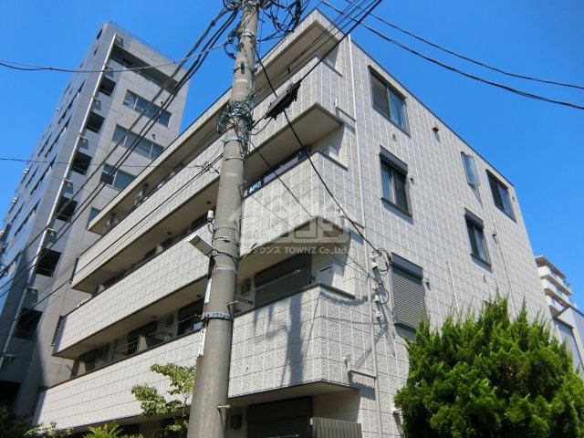 栄華マンションの外観