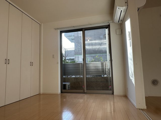 栄華マンションの寝室