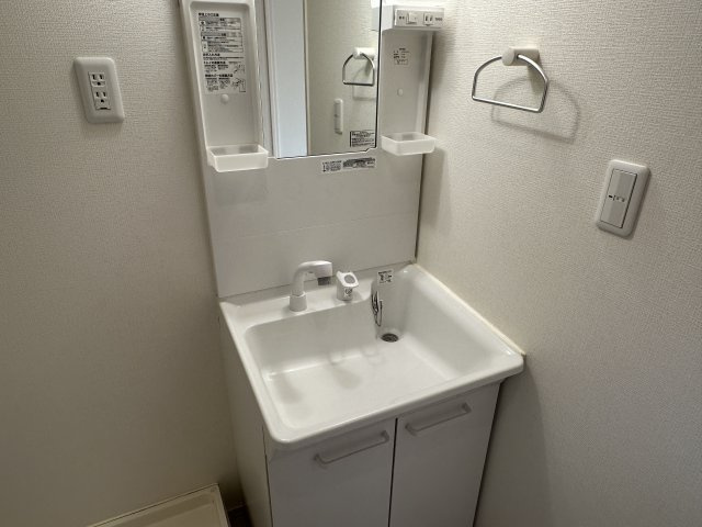 栄華マンションの洗面所