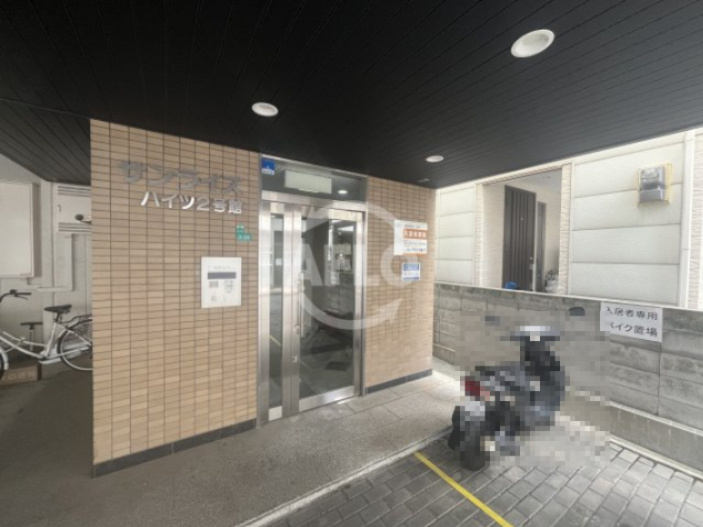 サンライズハイツ2号館のエントランス|エントランス