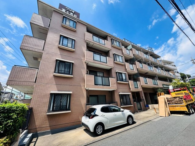 【外観】 | クリオ富士見台壱番館　（成増店） | 自然に囲まれた閑静な住宅街に立地
