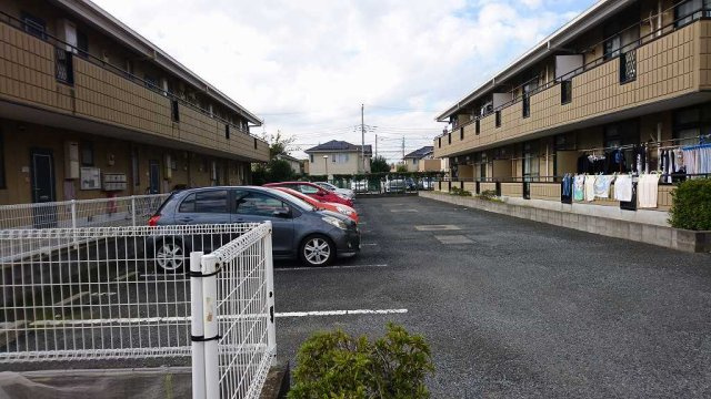 アビタシオンビラージュ２の駐車場