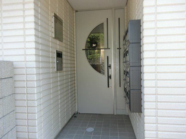 エテルナ東中野のエントランス