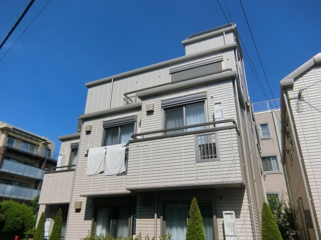 エテルナ東中野の外観