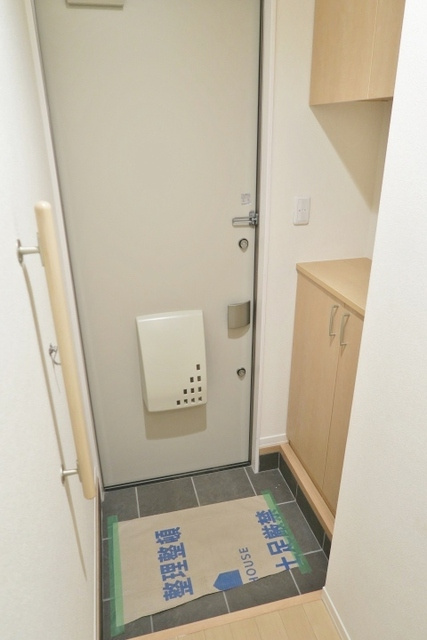 玄関　下駄箱ございます
