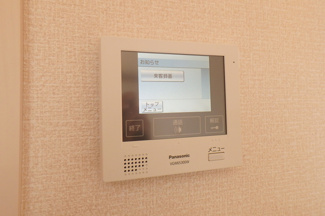来訪者の確認ができるＴＶモニターホン付き！